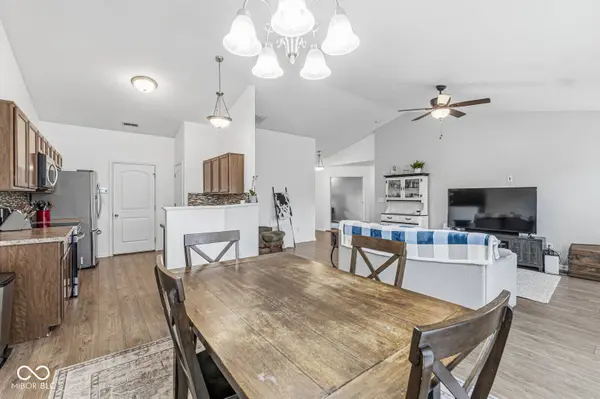 8112 Elsen RDG, Avon, IN 46123