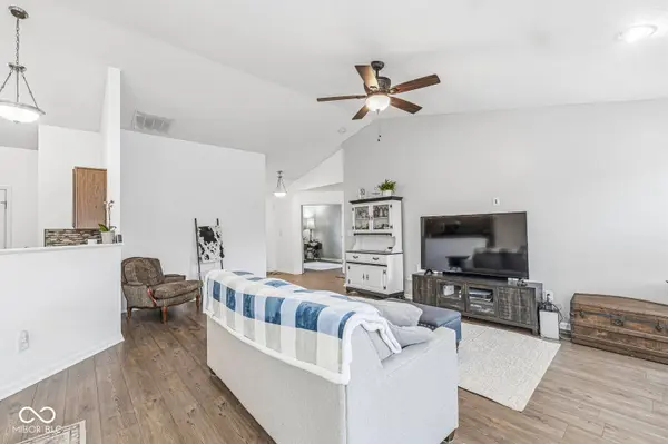 8112 Elsen RDG, Avon, IN 46123