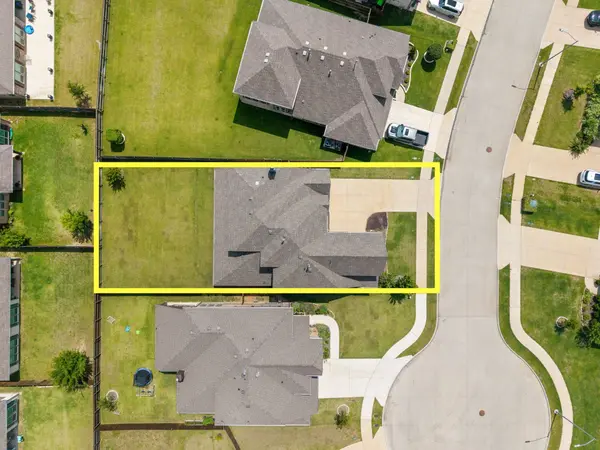 1013 Firecracker DR, Justin, TX 76247