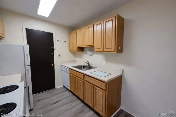 6015 SOUTHFIELD RD #8, Detroit, MI 48228