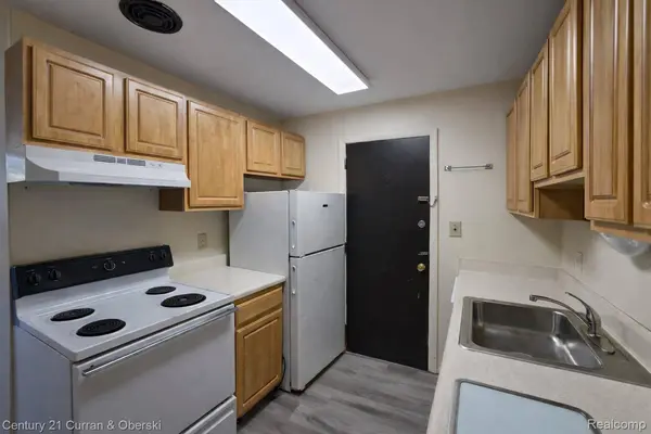 6015 SOUTHFIELD RD #8, Detroit, MI 48228