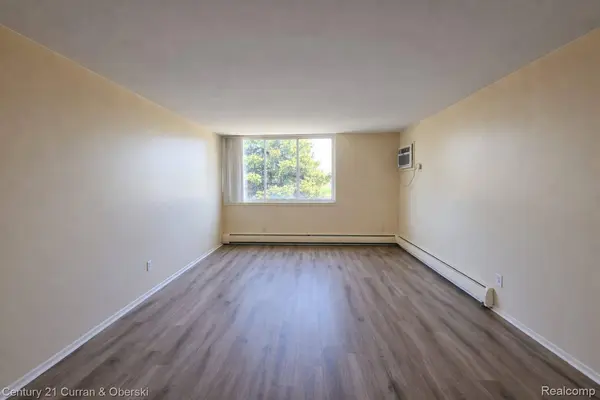 6015 SOUTHFIELD RD #8, Detroit, MI 48228