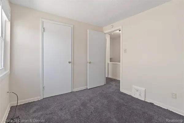 9145 Mettetal PARK, Detroit, MI 48228
