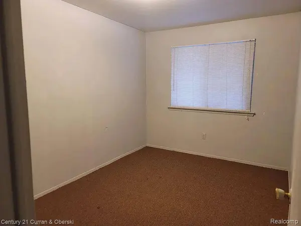 2753 10th ST #5, Wyandotte, MI 48192
