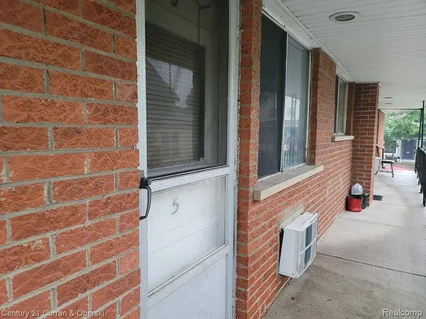 2753 10th ST #5, Wyandotte, MI 48192