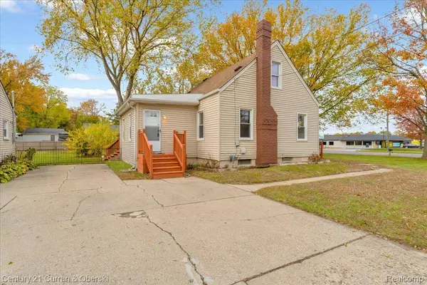 5580 S Merriman RD, Wayne, MI 48184