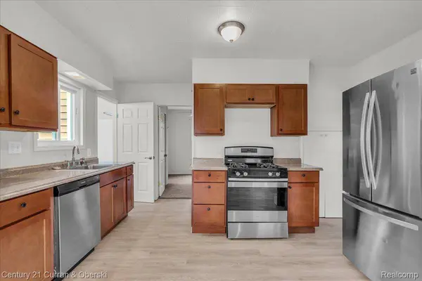5580 S Merriman RD, Wayne, MI 48184