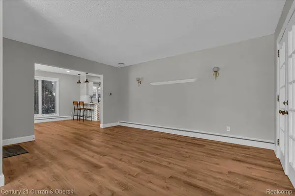 29118 Clarita ST, Livonia, MI 48152