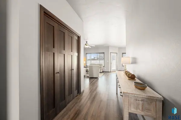 5507 S Yarrow Trl, Sioux Falls, SD 57108