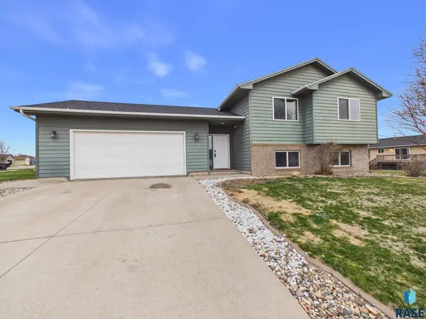 7708 W Eli Ct, Sioux Falls, SD 57106