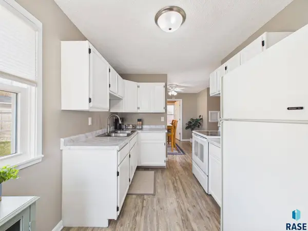 2425 S Duluth Ave, Sioux Falls, SD 57105