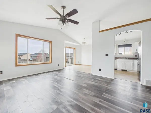 7708 W Eli Ct, Sioux Falls, SD 57106