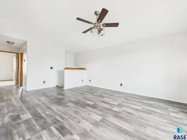 7708 W Eli Ct, Sioux Falls, SD 57106