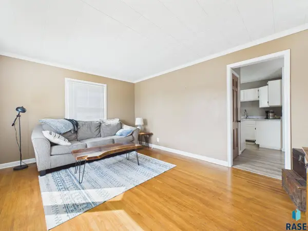 2425 S Duluth Ave, Sioux Falls, SD 57105