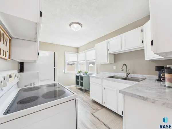 2425 S Duluth Ave, Sioux Falls, SD 57105