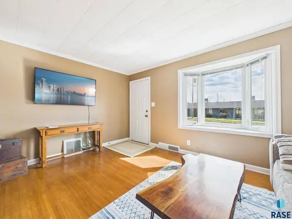 2425 S Duluth Ave, Sioux Falls, SD 57105