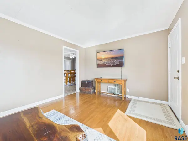 2425 S Duluth Ave, Sioux Falls, SD 57105