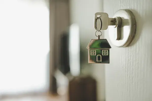 How to Buy A House in Today's Market,Natalie Roth