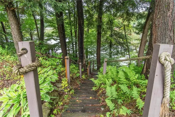 11278 Obrien RD, Forestport, NY 13338