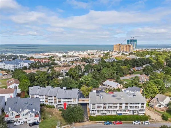 3200 Lynnhaven DR #204, Virginia Beach, VA 23451