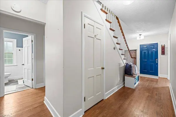 4104 Thalia DR, Virginia Beach, VA 23452