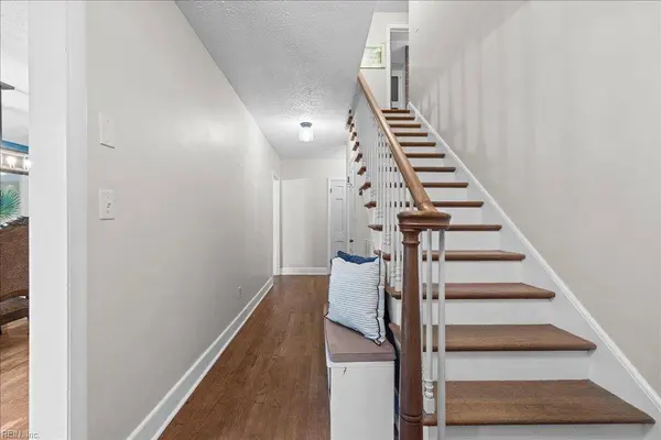 4104 Thalia DR, Virginia Beach, VA 23452