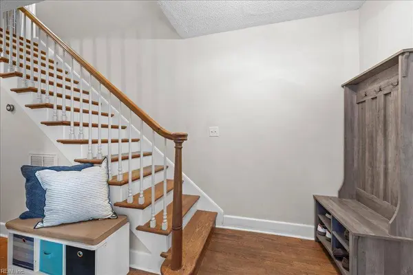 4104 Thalia DR, Virginia Beach, VA 23452
