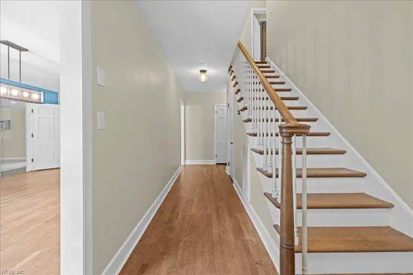 4104 Thalia DR, Virginia Beach, VA 23452