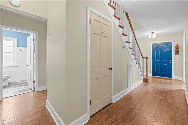 4104 Thalia DR, Virginia Beach, VA 23452