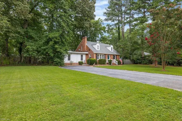 4104 Thalia DR, Virginia Beach, VA 23452