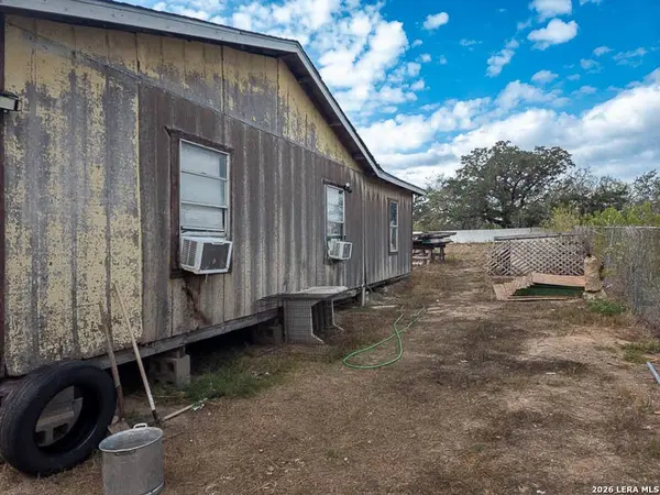 343 Bocawood Drive, Poteet, TX 78065