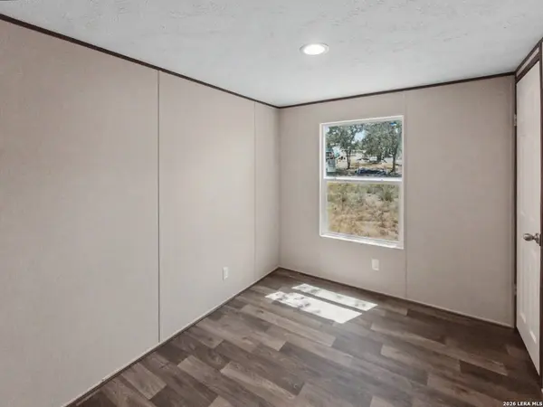 4634 Waterwood Pass Drive, San Antonio, TX 78112