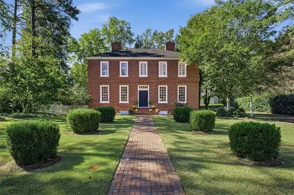 405 N Pine Hill RD