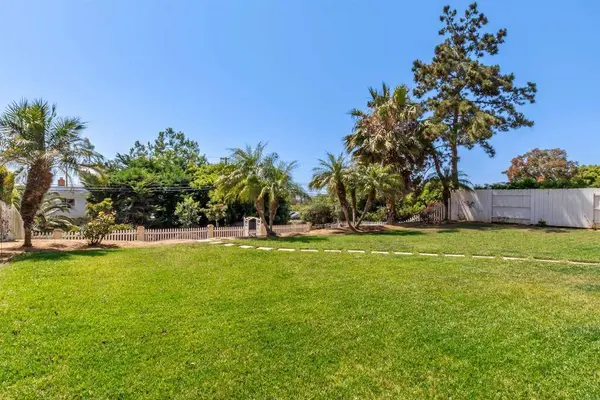 1546 Oak Ave, Carlsbad, CA 92008