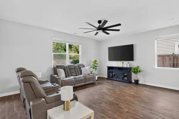 713 Pepperbush St, Charleston, SC 29414