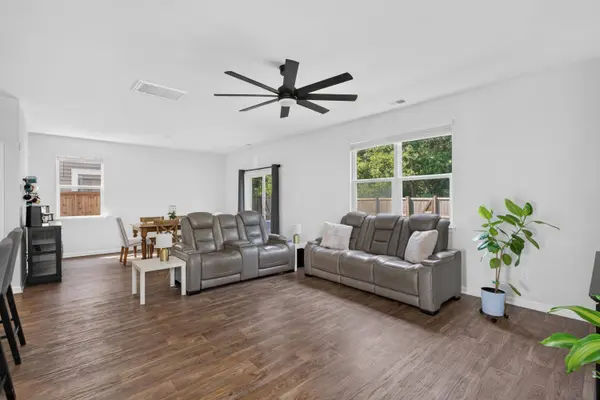 713 Pepperbush St, Charleston, SC 29414