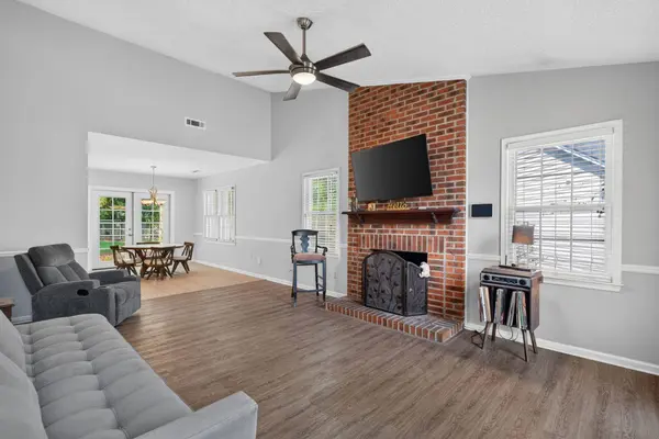 110 Kings Ct, Goose Creek, SC 29445