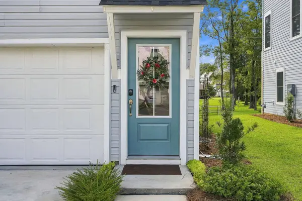 1013 Pettiford Pl, Hanahan, SC 29410