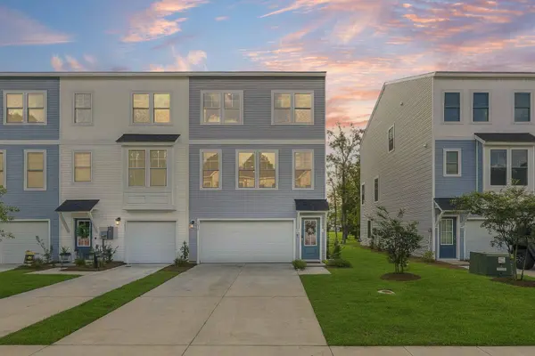 1013 Pettiford Pl, Hanahan, SC 29410