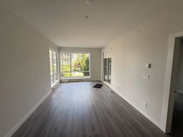 1768 Gilmore AVE #101, Burnaby, BC V5C 0L4