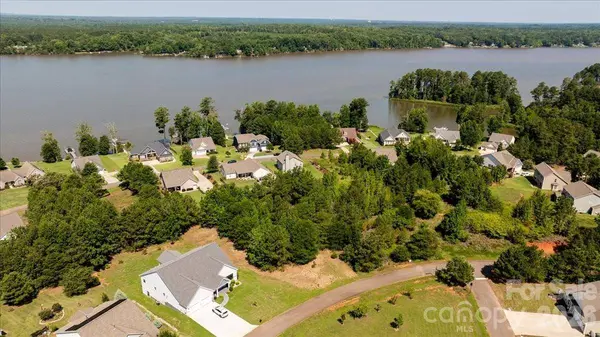 11222 Island View LN, Lancaster, SC 29720