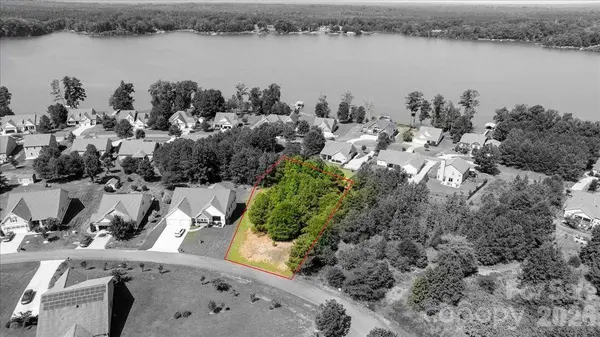 11222 Island View LN, Lancaster, SC 29720