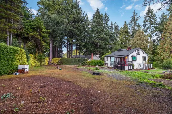 5447 Fowler Rd, Saanich, BC V8Y 1Y4
