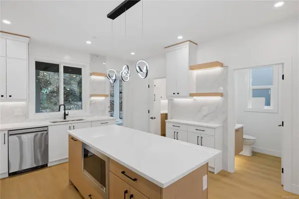 2090 Kingbird Dr, Langford, BC V9B 0E7