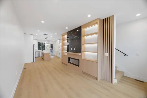 2090 Kingbird Dr, Langford, BC V9B 0E7