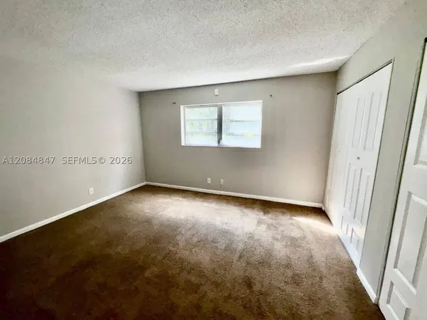 1200 Tallwood Ave #102, Hollywood, FL 33021
