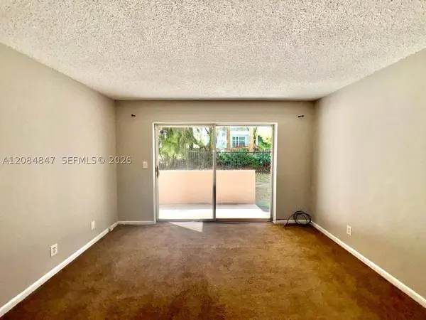 1200 Tallwood Ave #102, Hollywood, FL 33021