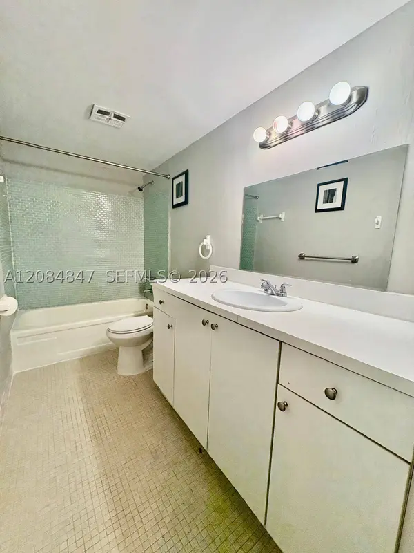 1200 Tallwood Ave #102, Hollywood, FL 33021