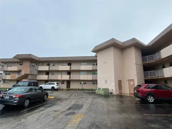 1200 Tallwood Ave #102