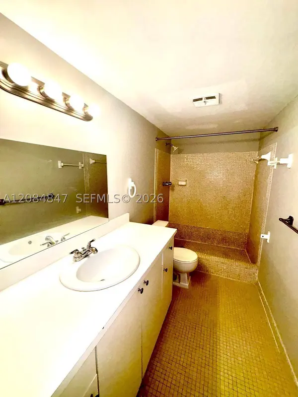 1200 Tallwood Ave #102, Hollywood, FL 33021
